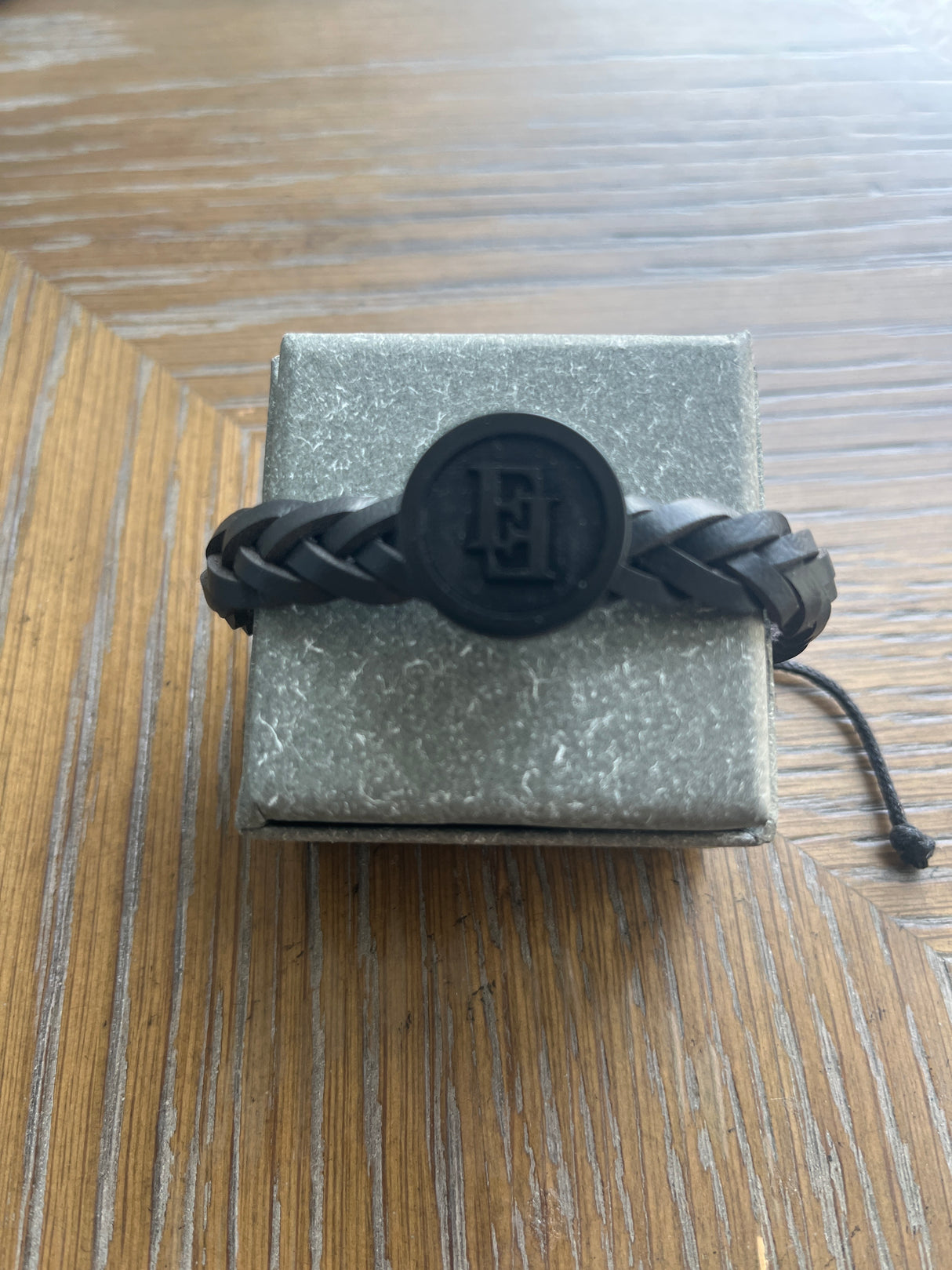 21N CINCH STYLE LEATHER BRACELET