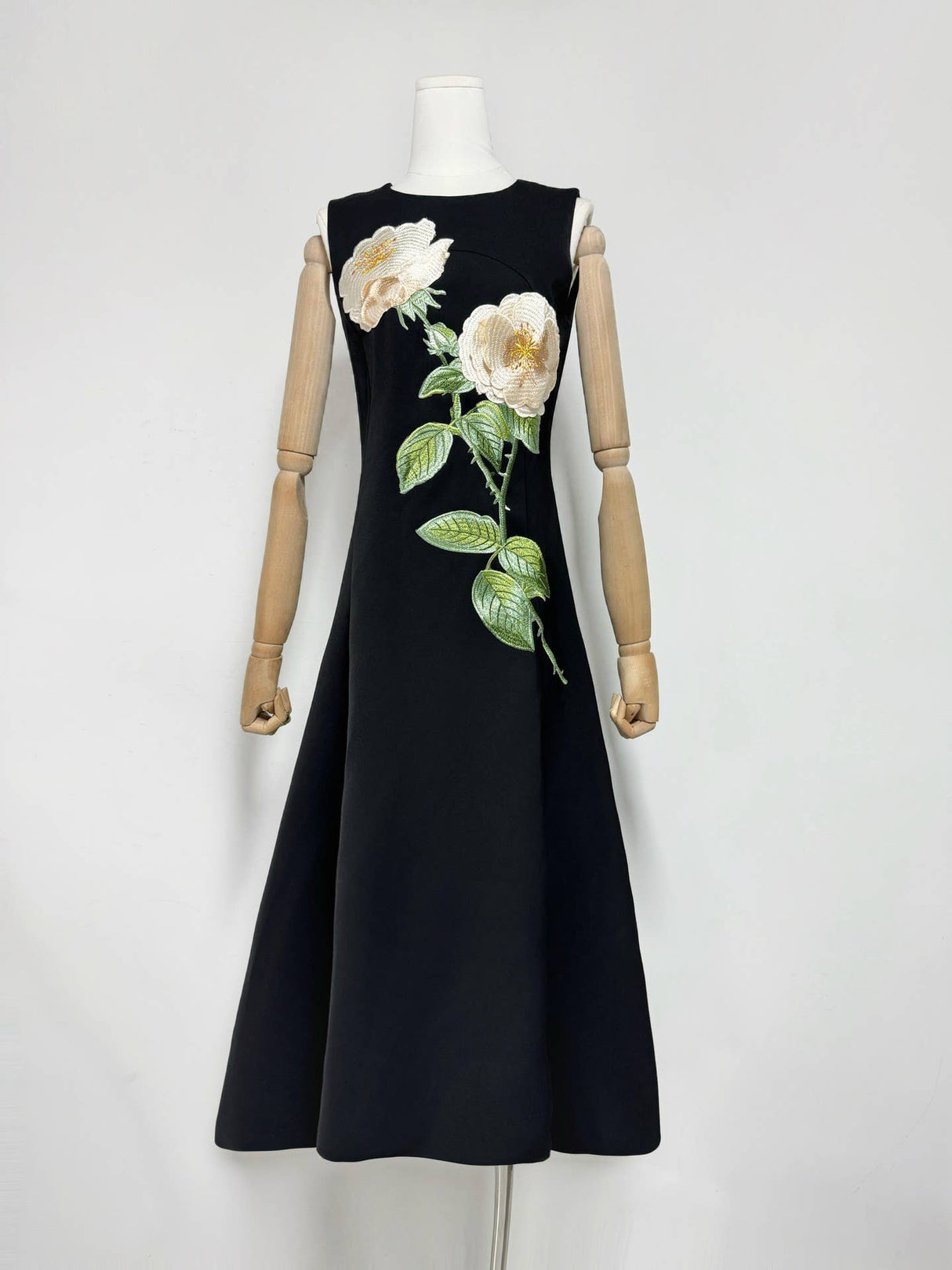 DR750Y Sleeveless 3D Floral Embroidered Elegant Long Dress