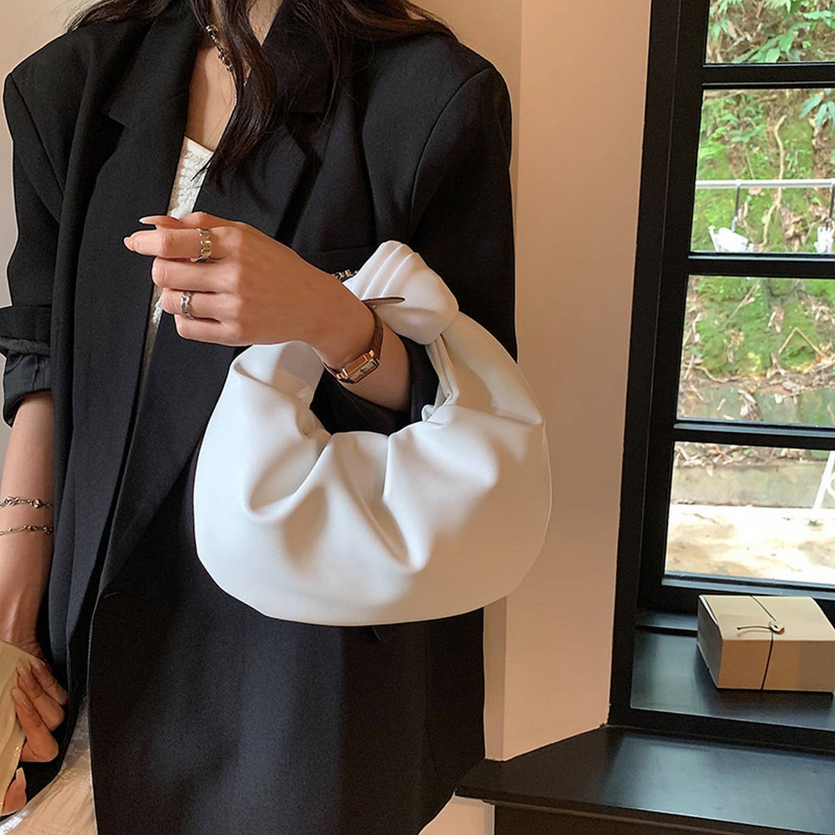 STYLISH PLEATED HAND CLUTCH BAG_CWAB1555
