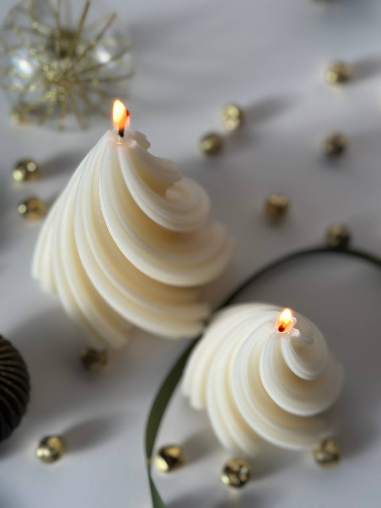 Swirl Tree | Christmas Decor | Scented Holiday Candles: Christmas Hearth / Sage / Large