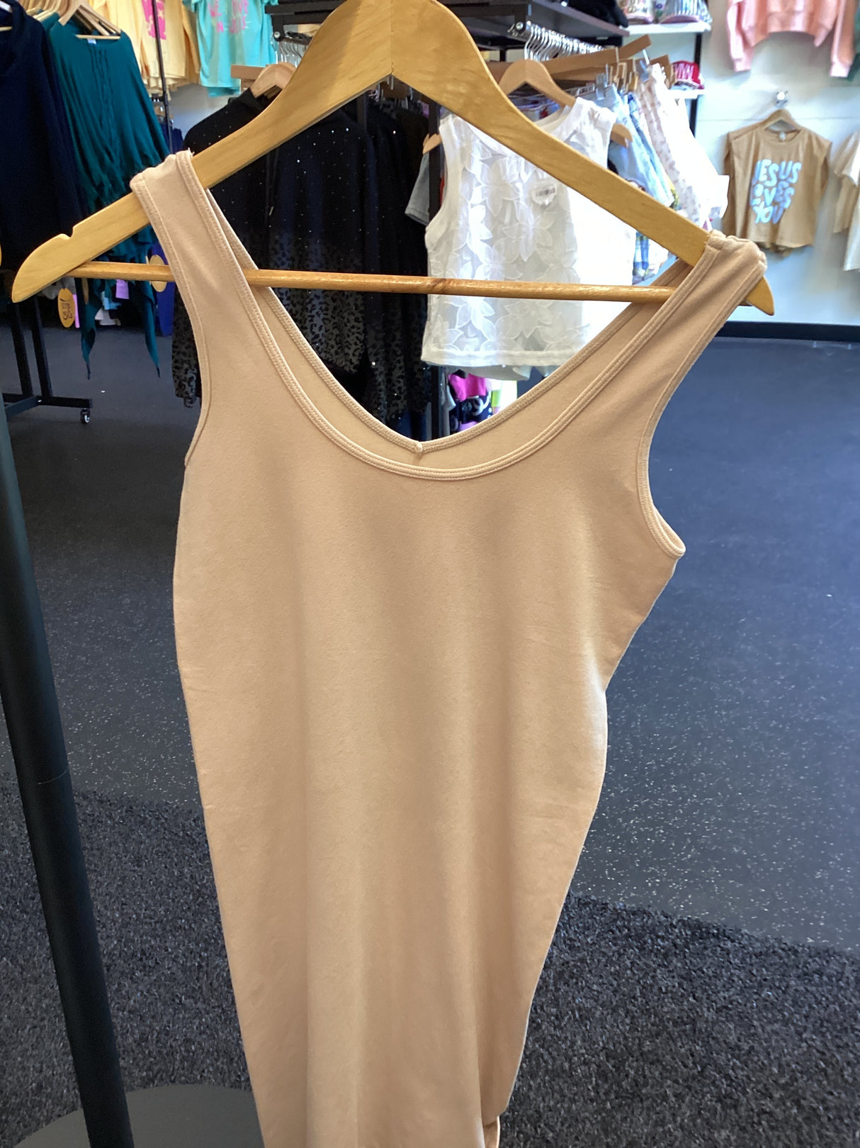 V2738 Sleeveless V Neck/Scoop Neck Tank Dress