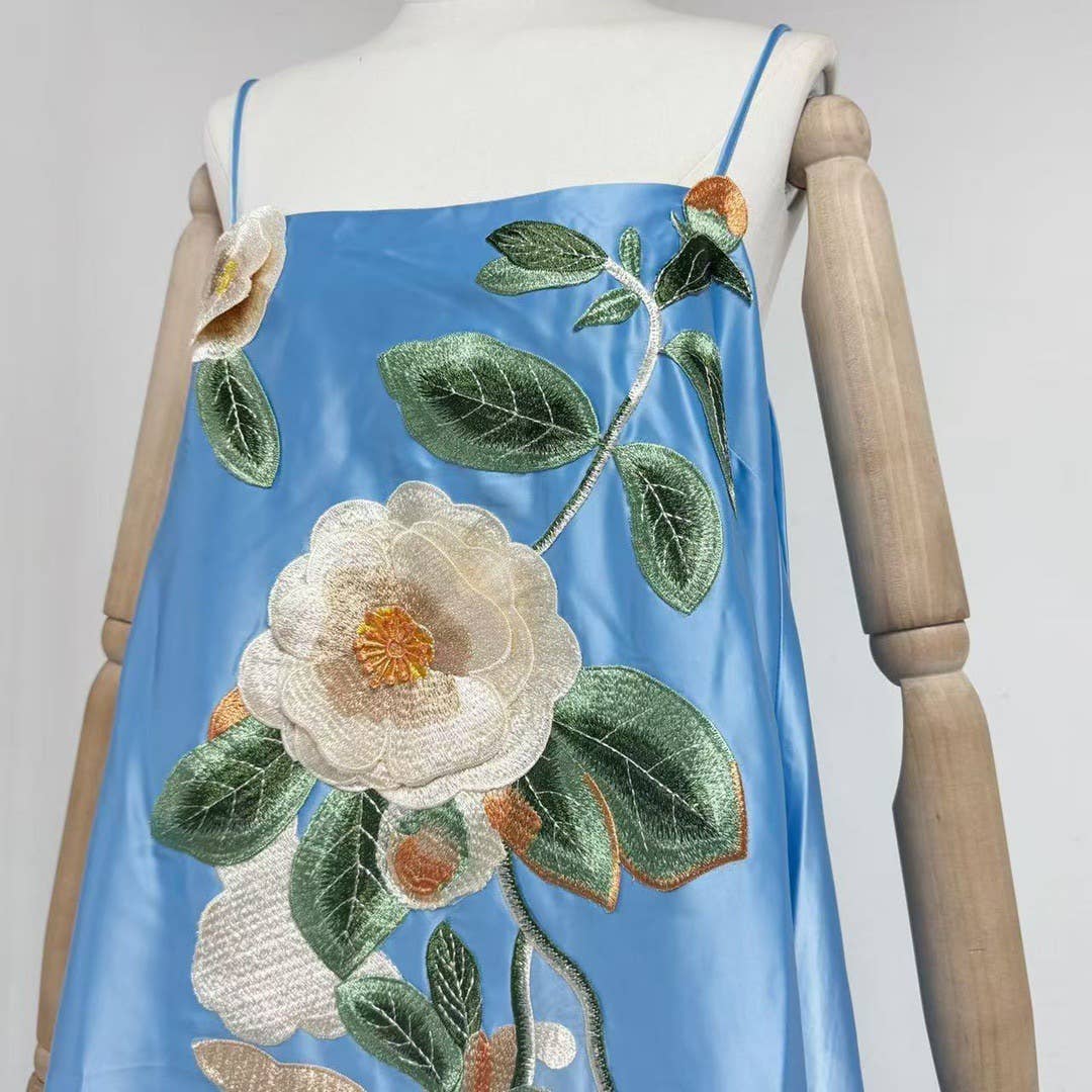 DR685Y Floral Embroidered Backless Suspender Short Skirt