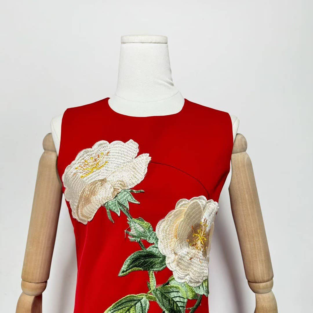 DR750Y Sleeveless 3D Floral Embroidered Elegant Long Dress