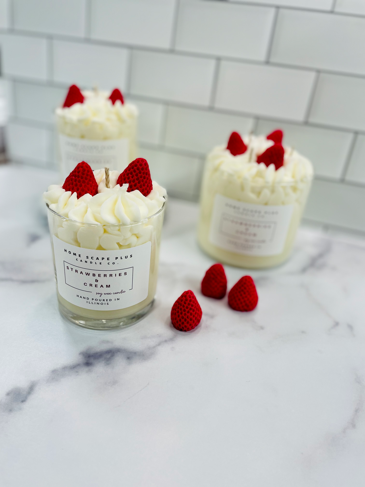Soy Wax Candle/Strawberries & Cream 11oz or 18oz