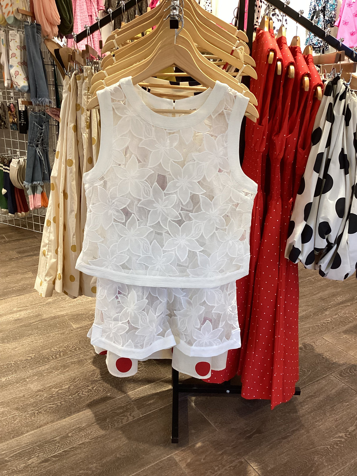 IST19157 - Lace Top and Shorts Set