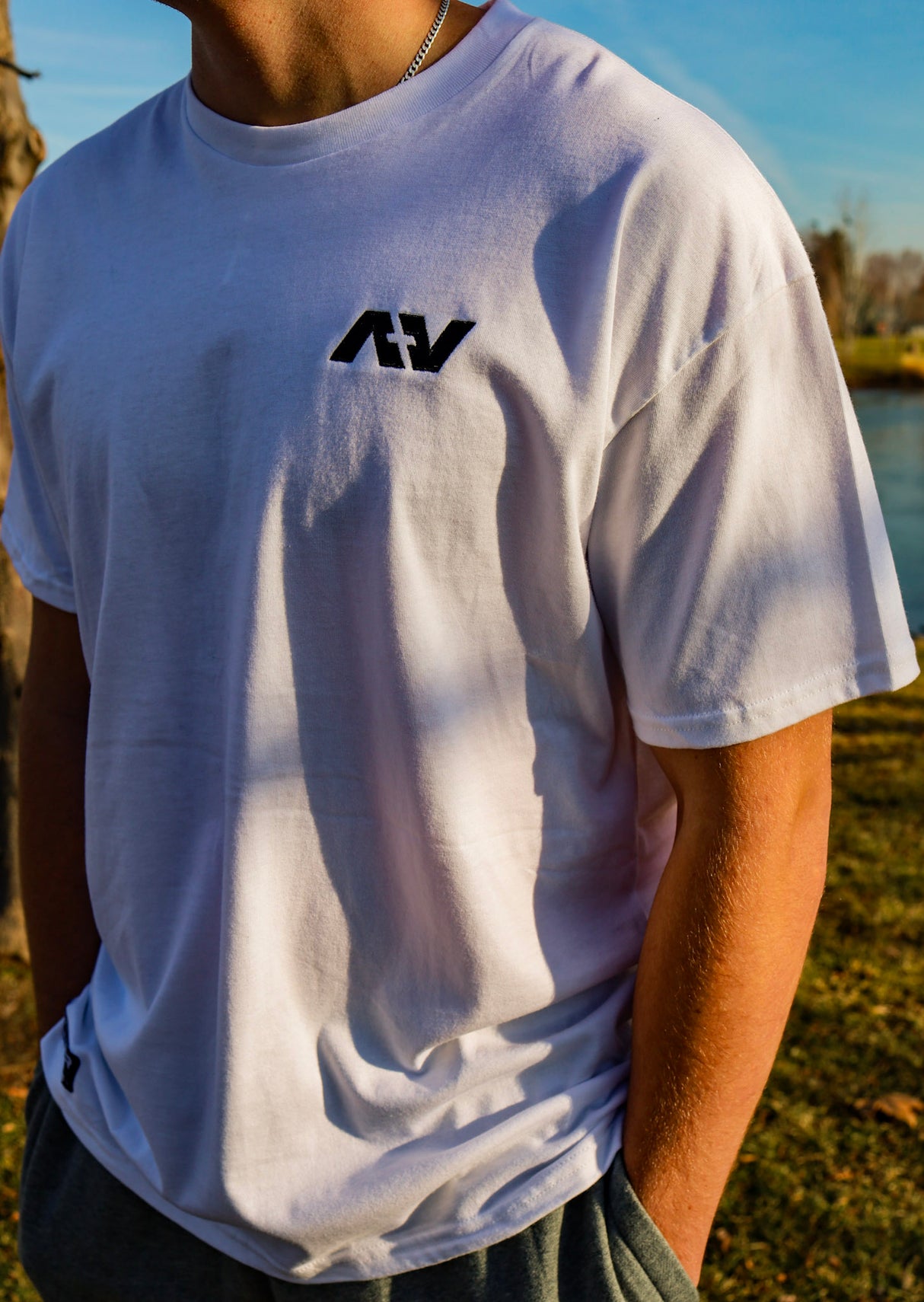 37SRHCTU Savior "logo" Embroidered Tee