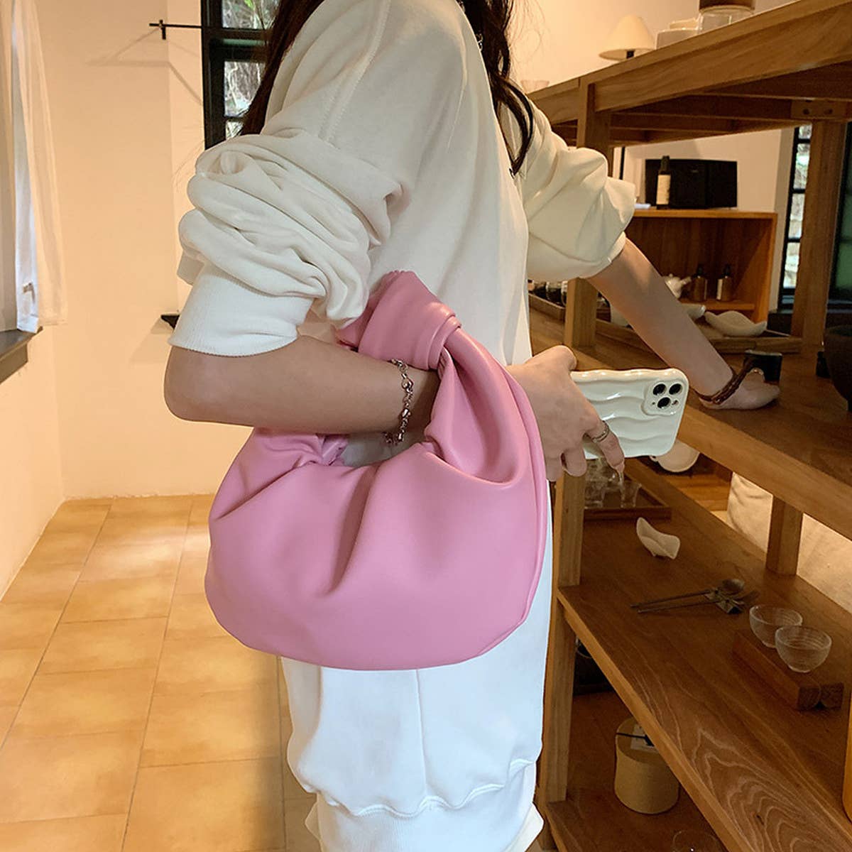 STYLISH PLEATED HAND CLUTCH BAG_CWAB1555