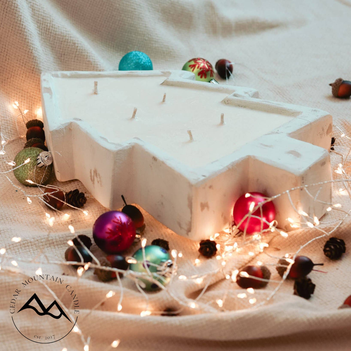 FALL SCENTS: Christmas Tree Wood Dough Bowl Soy Candle: White / Blackberry Bourbon