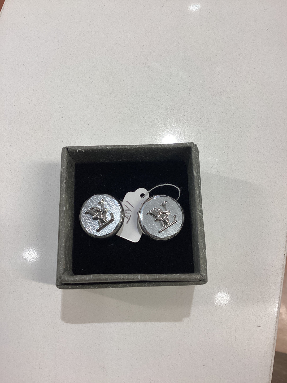 11J Cufflinks