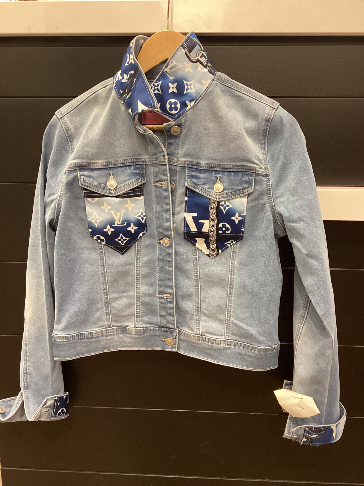 UPCYCLED VINTAGE LV2 BLUE DENIM JACKET