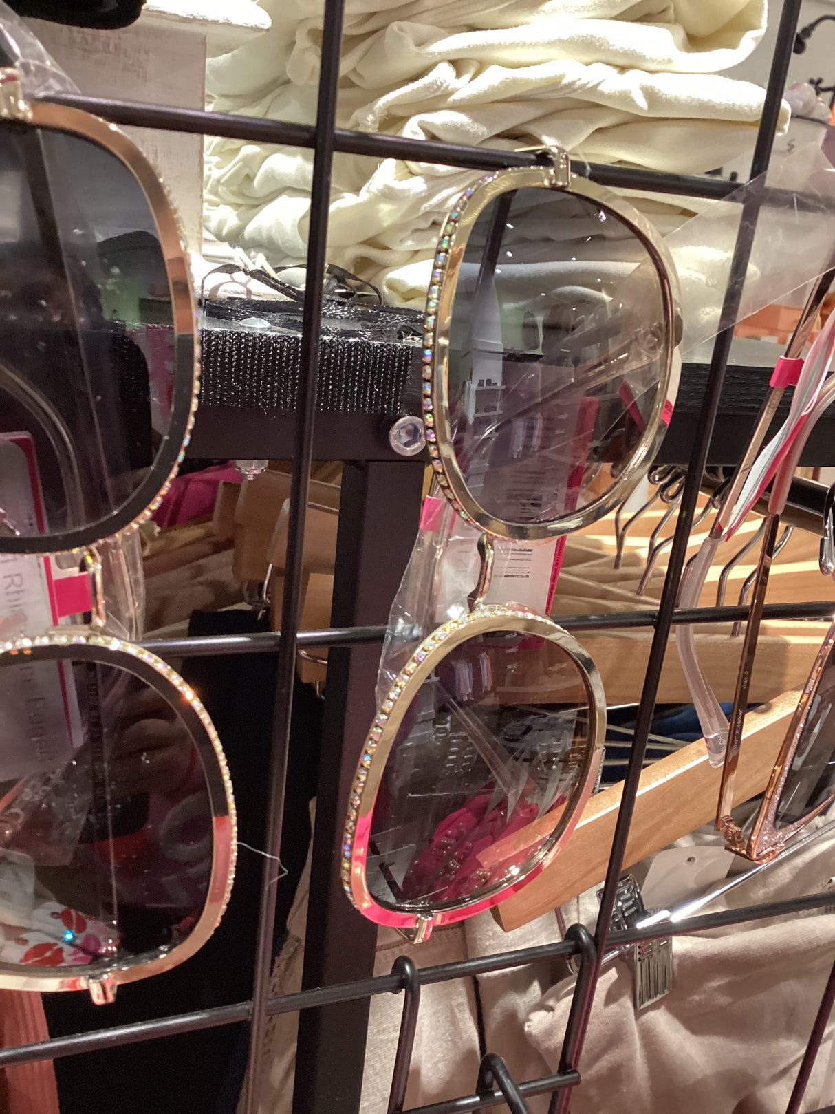 BJ23211 Rhinestone Edged