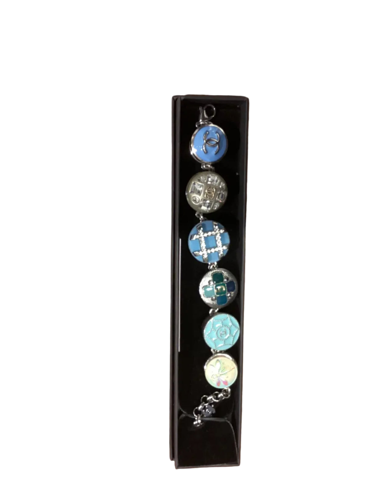 22F SMORGASBORD/LARGE BUTTTON BRACELET