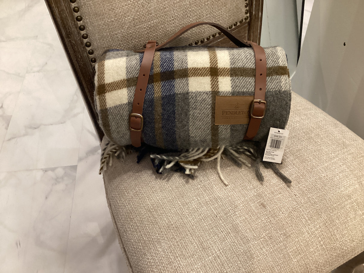 Motor Robe with Carrier/ Raleigh Plaid