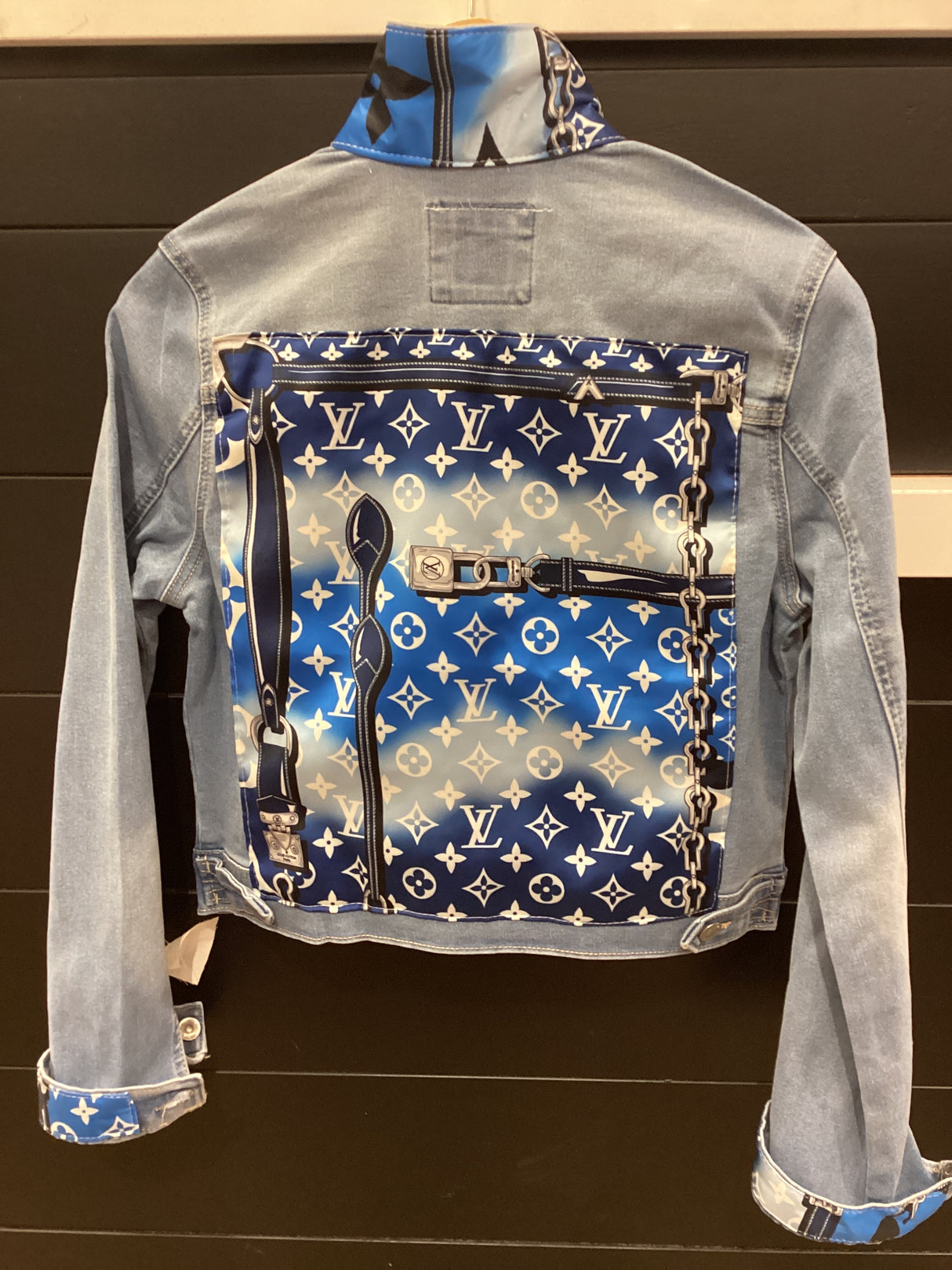 UPCYCLED VINTAGE LV2 BLUE DENIM JACKET