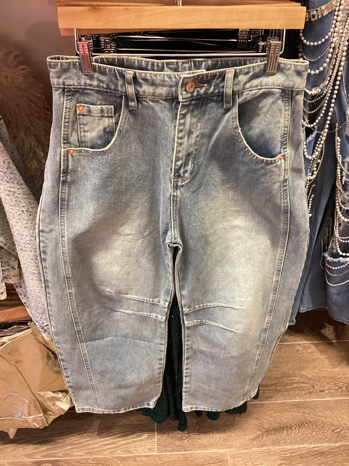 P2586 Barrel Jeans