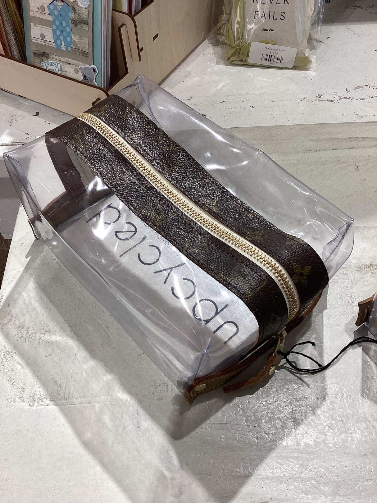 1018-VR Travel Pouch
