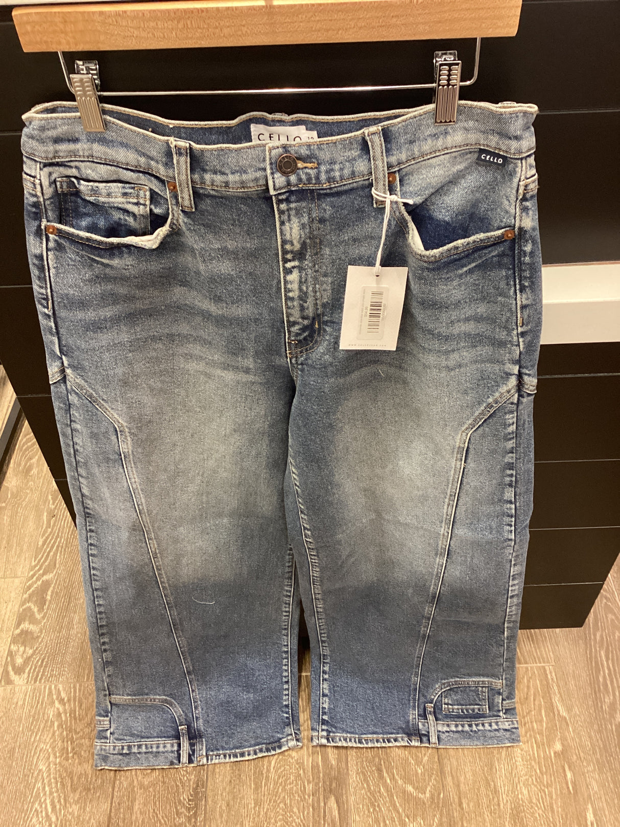 WV99660M HIGH RISE WIDE LEG UPSIDE DOWN DETAIL