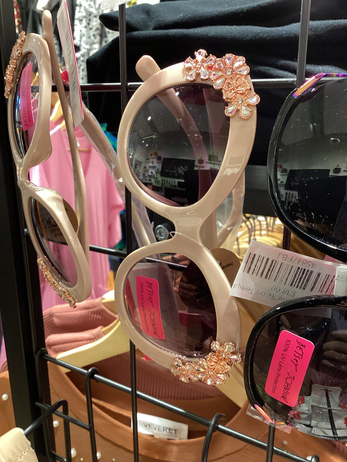 10266492 Flower Gems in Corner