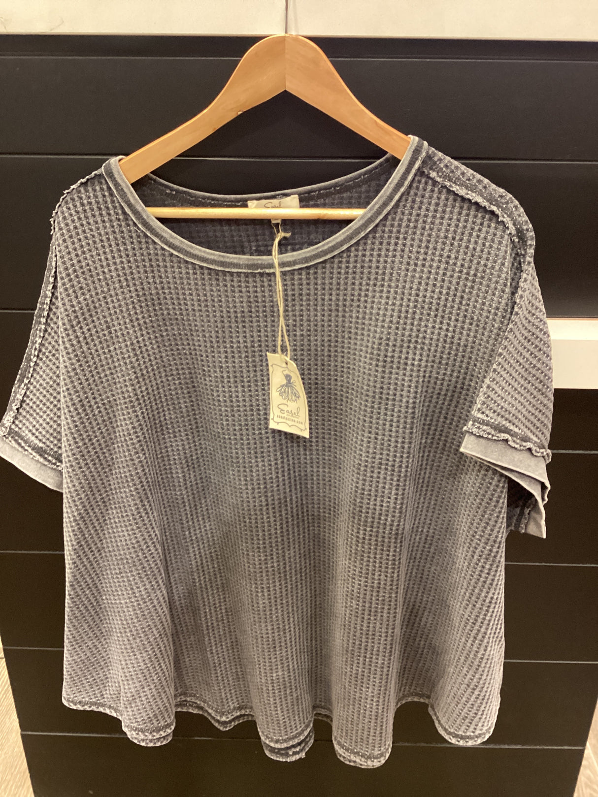 ET71499 SHORT SLV MINERAL WASHED