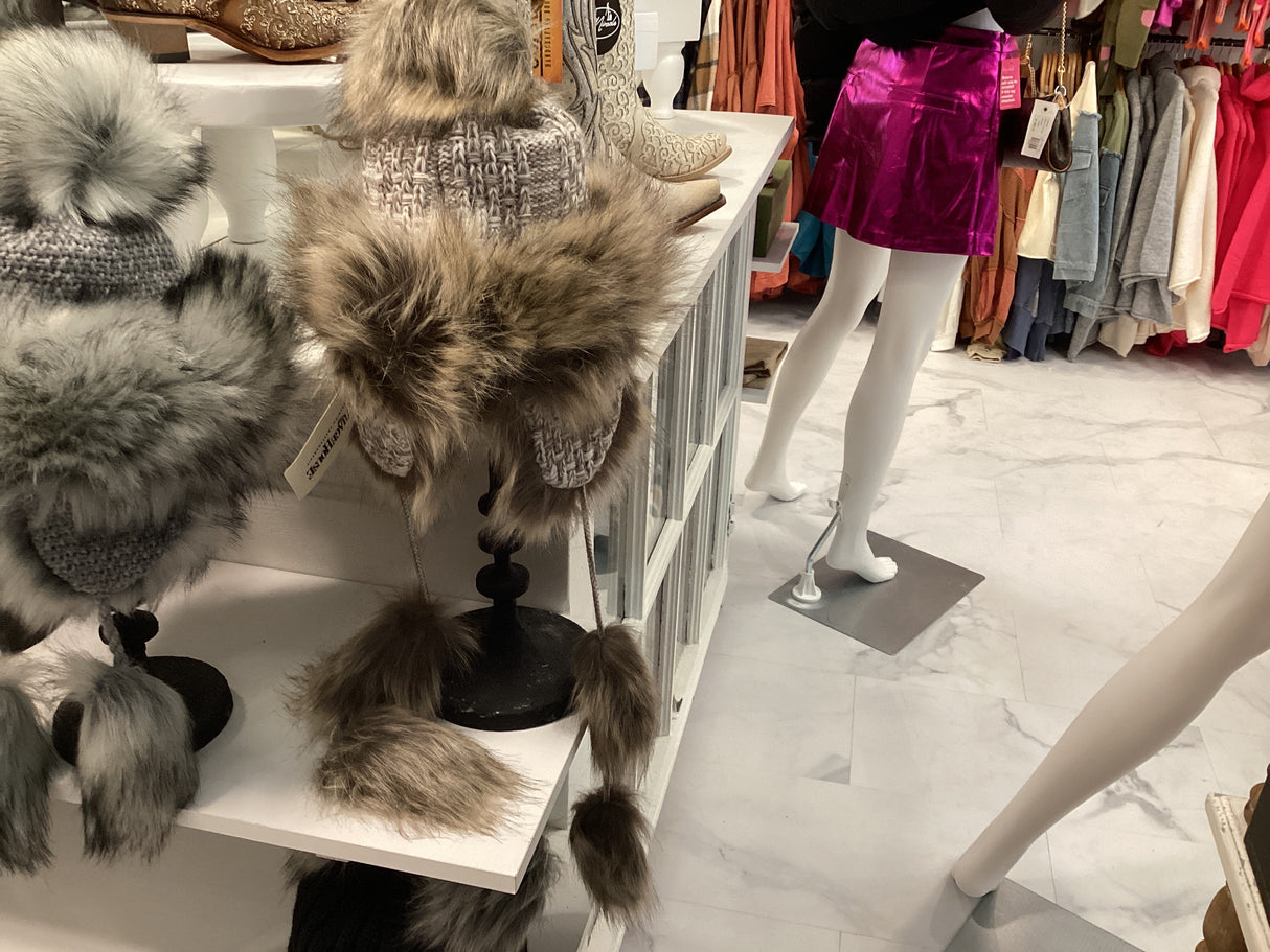 302601 BAJKA hat with faux fur Beige/Light Beige