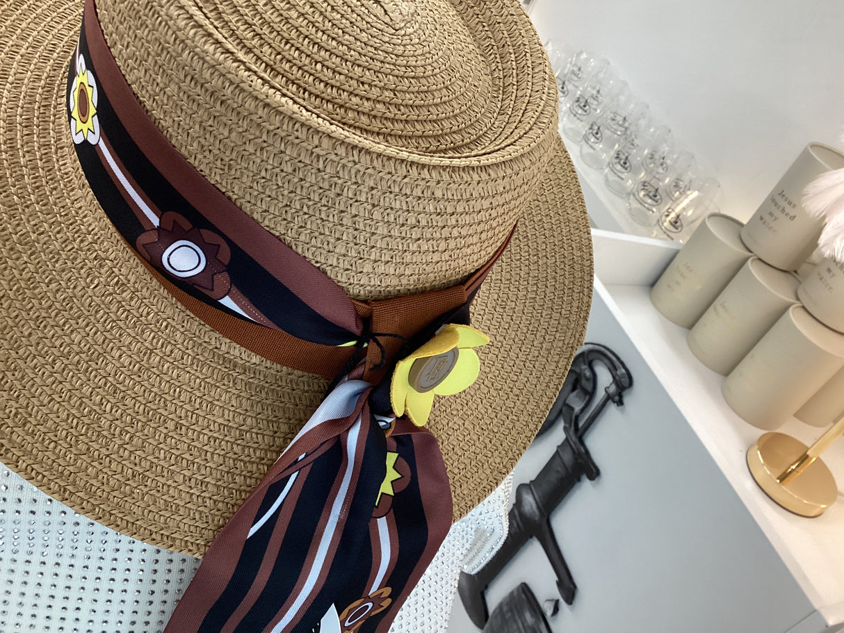 23F HAT WITH ACCENT SCARF