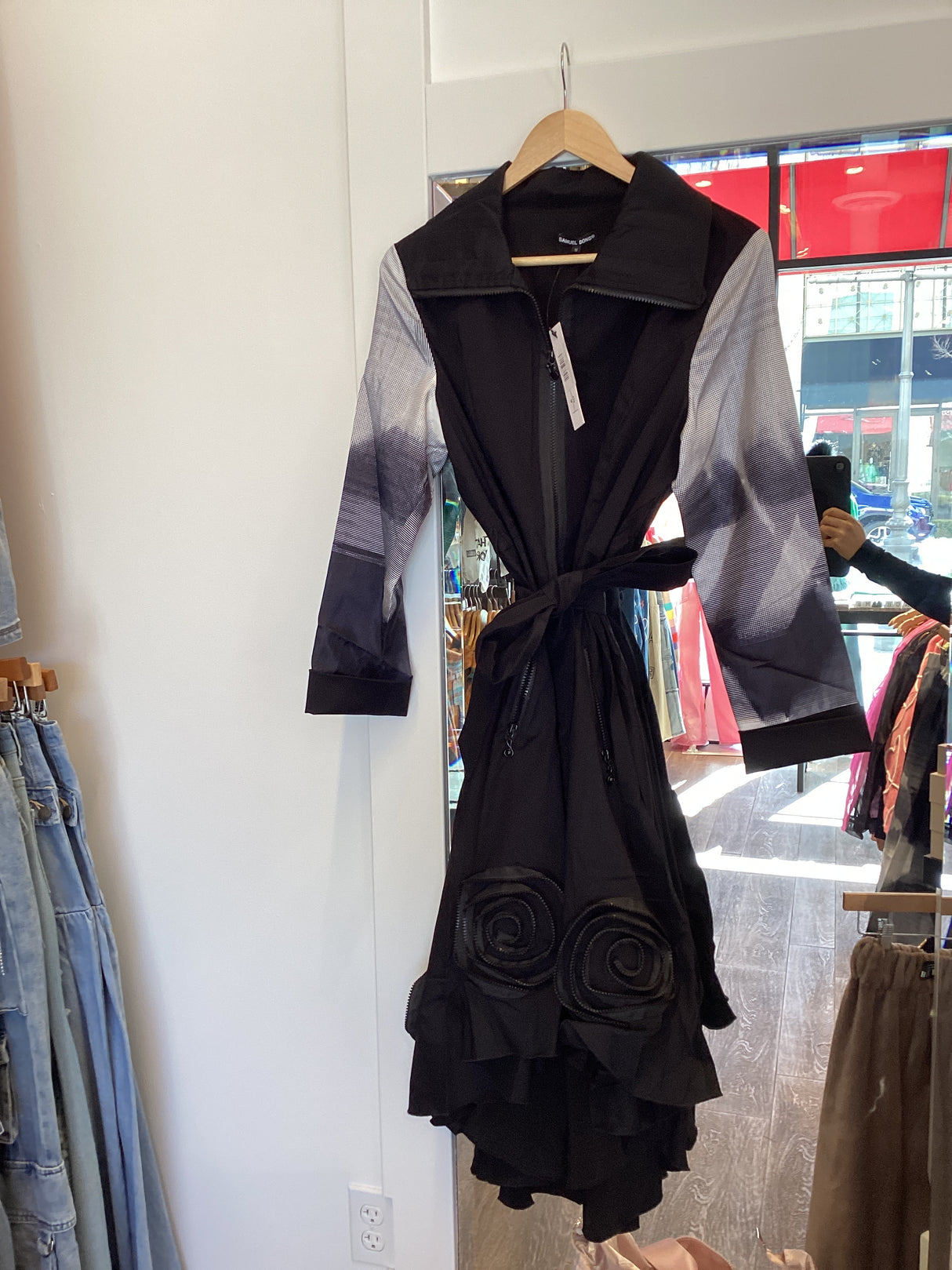 F24007 BLK/WHT ZIP JKTS W/BUBBLE SKIRT