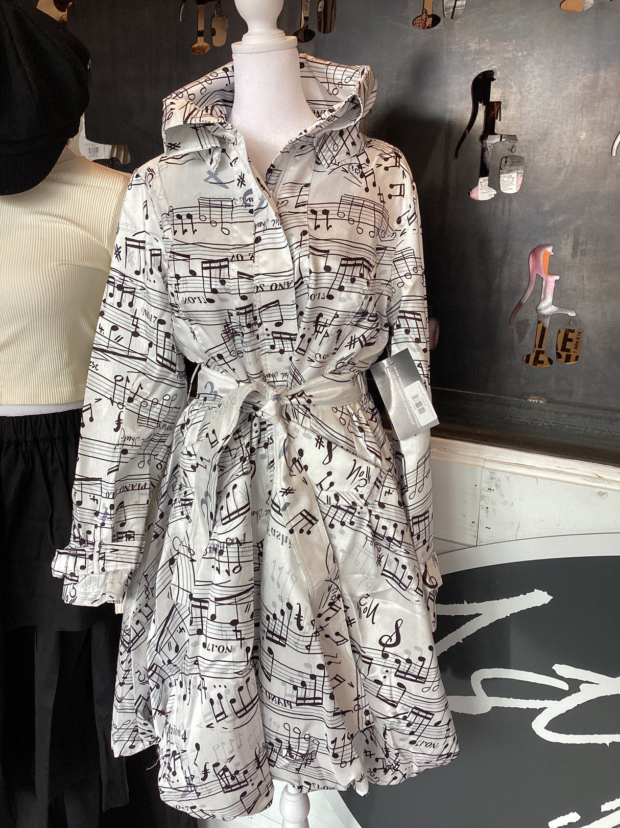 11665 Mus W/B  Prints Bubble Coat Dress