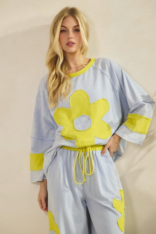 ST8405 - Daisy Patch Top