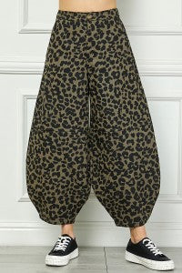P8109 - Leopard Print Balloon Pants