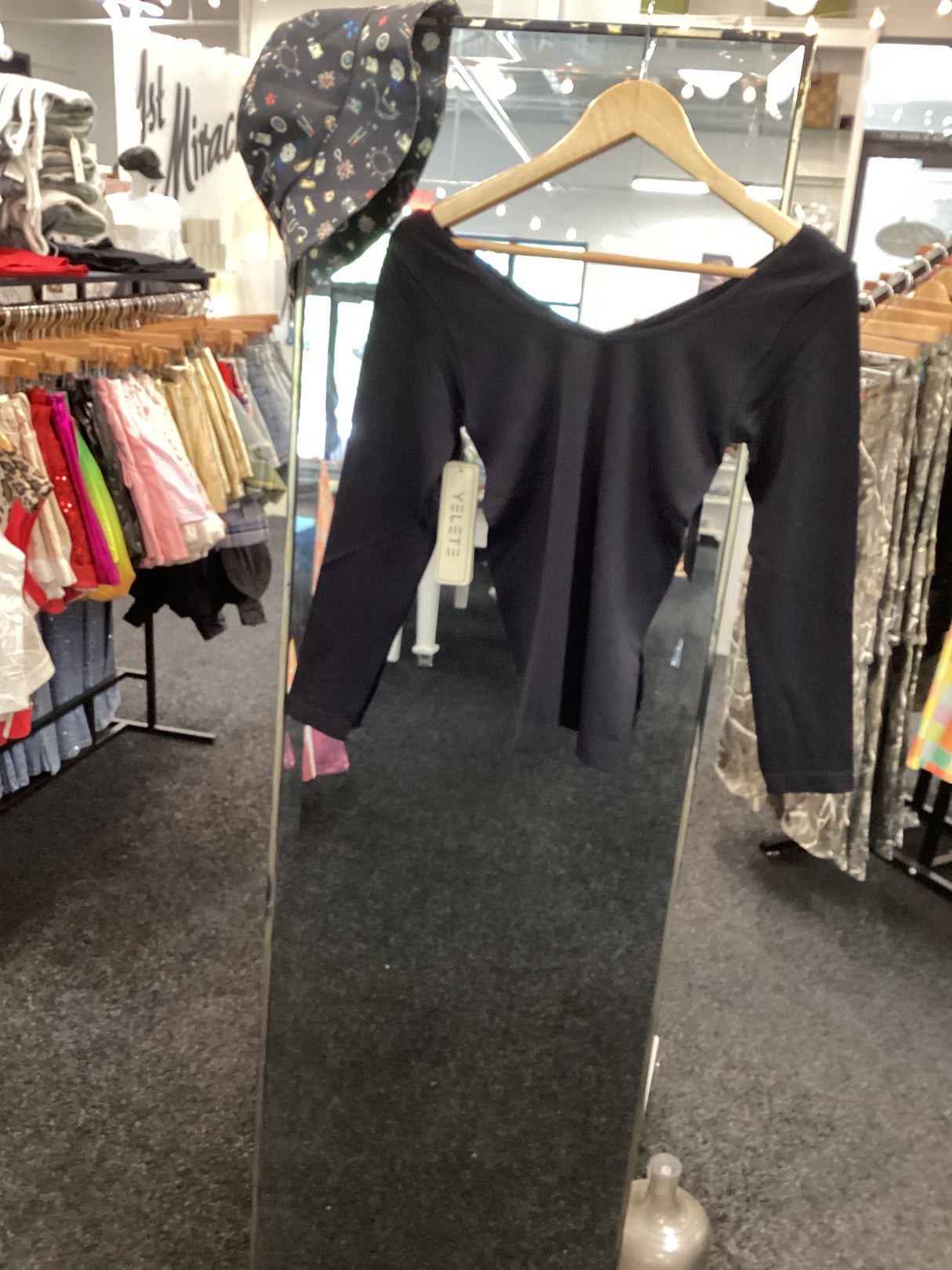 SML640N Reversible V Neck/Crew
