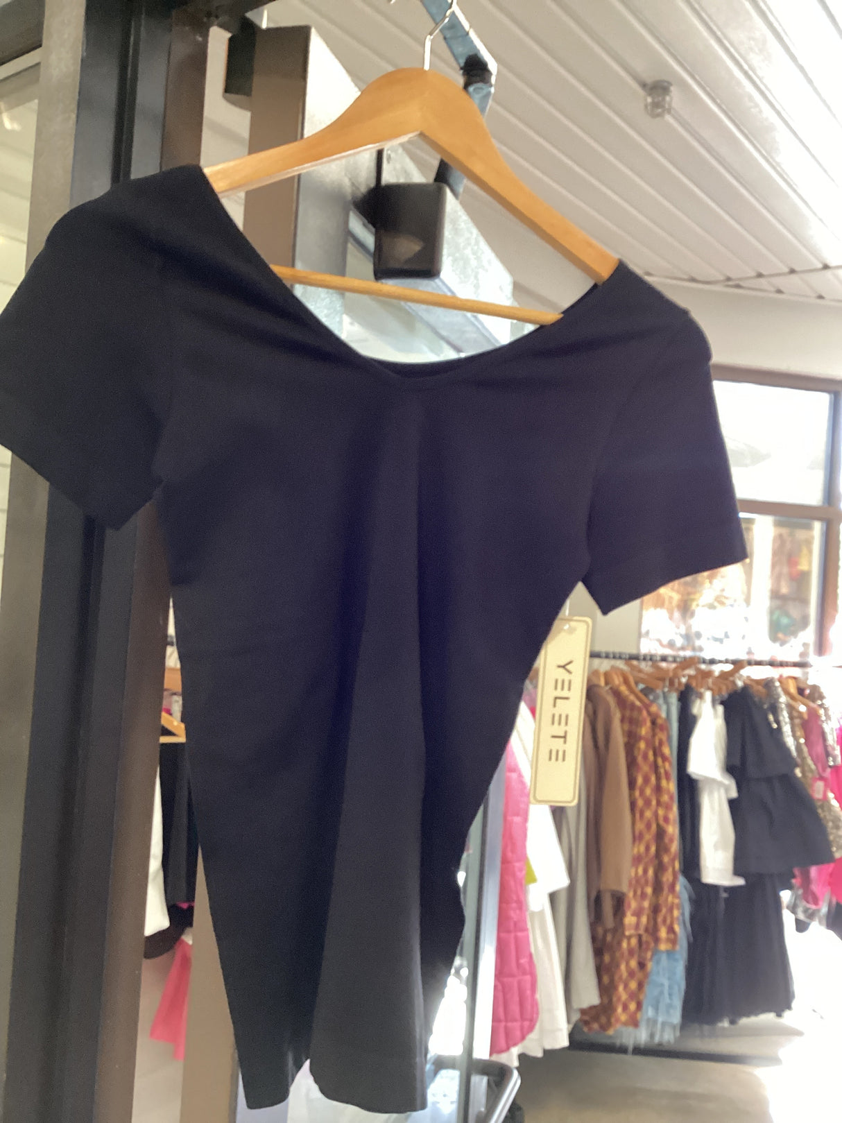 SML639 Short Sleeve V-Neck Top