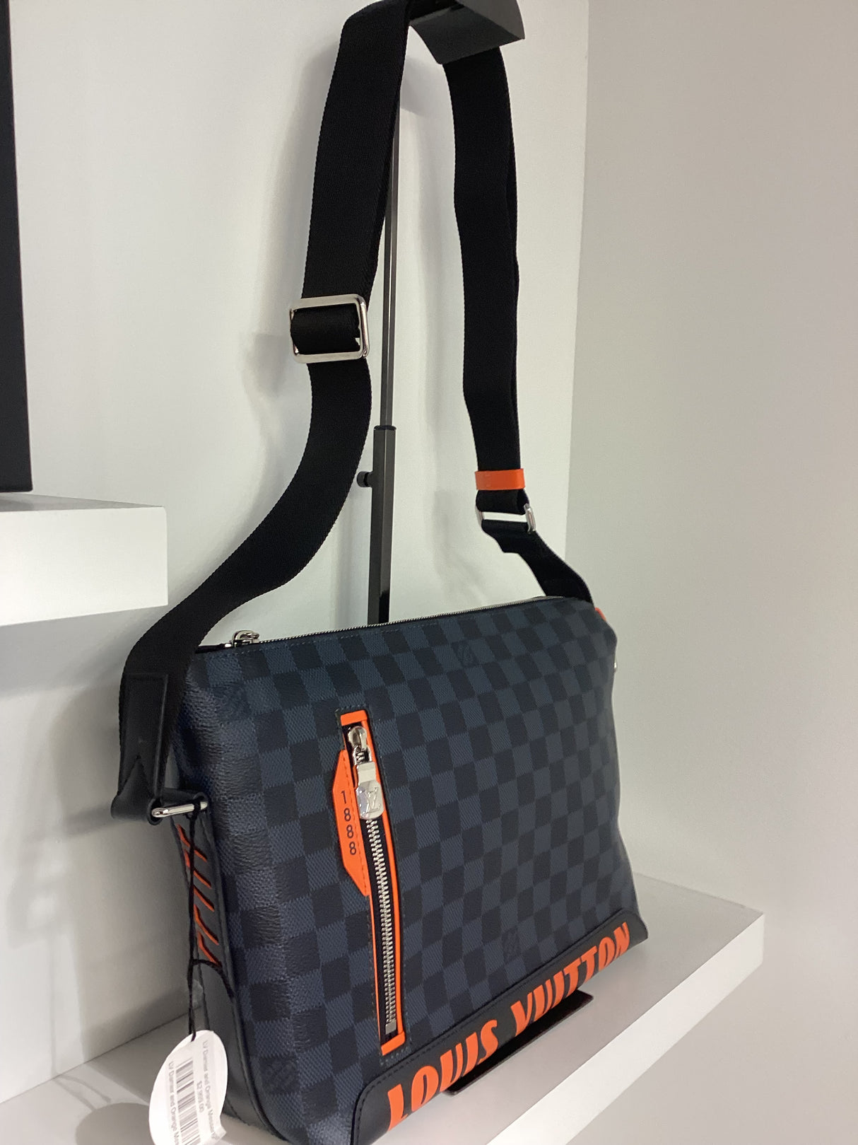 Orange Messenger