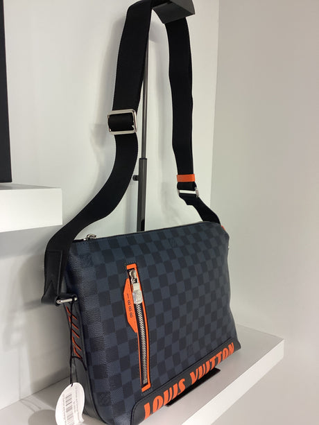 Orange Messenger