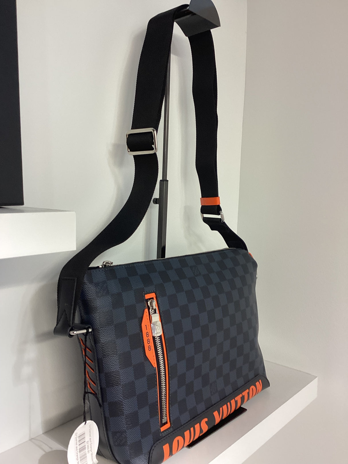 Orange Messenger