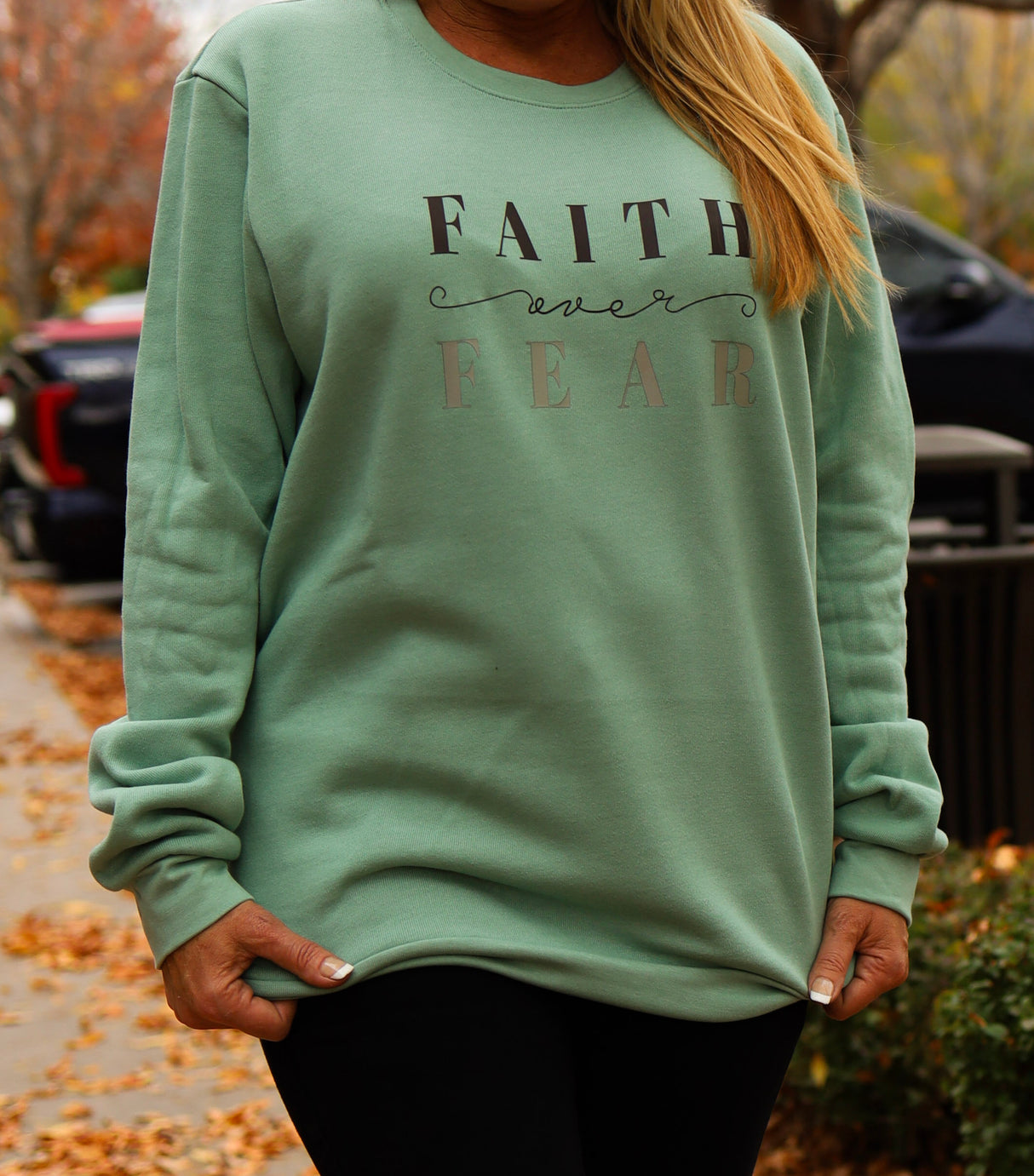 19SRSU "FAITH OVER FEAR"UNISEX FASHION FLEECE CREW SWEATSHIRT