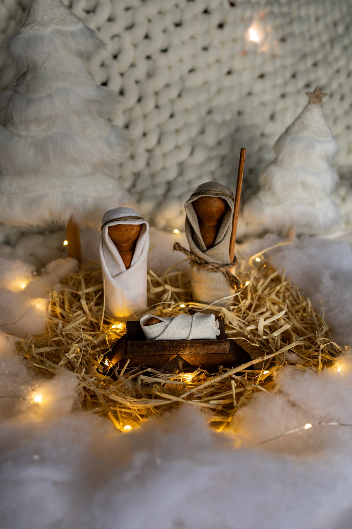 Savior Manger Scene!  This nativity scene is Handmade in the USA!