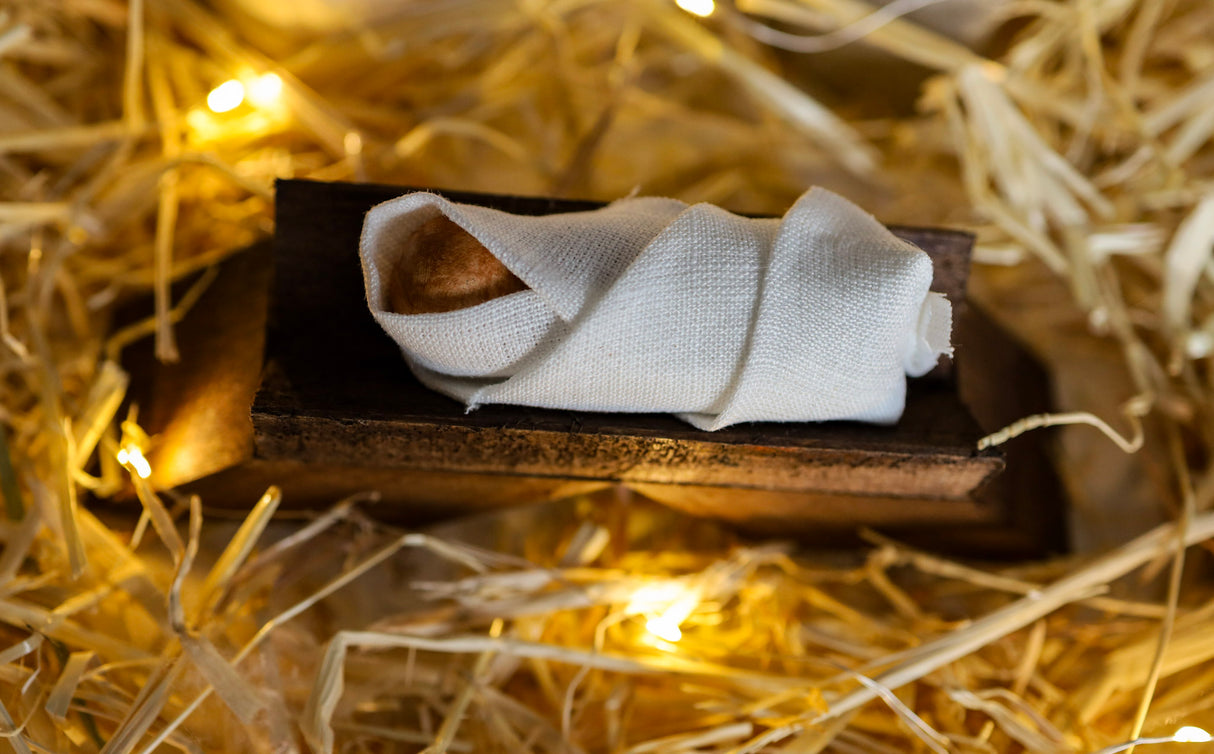 Savior Manger Scene!  This nativity scene is Handmade in the USA!