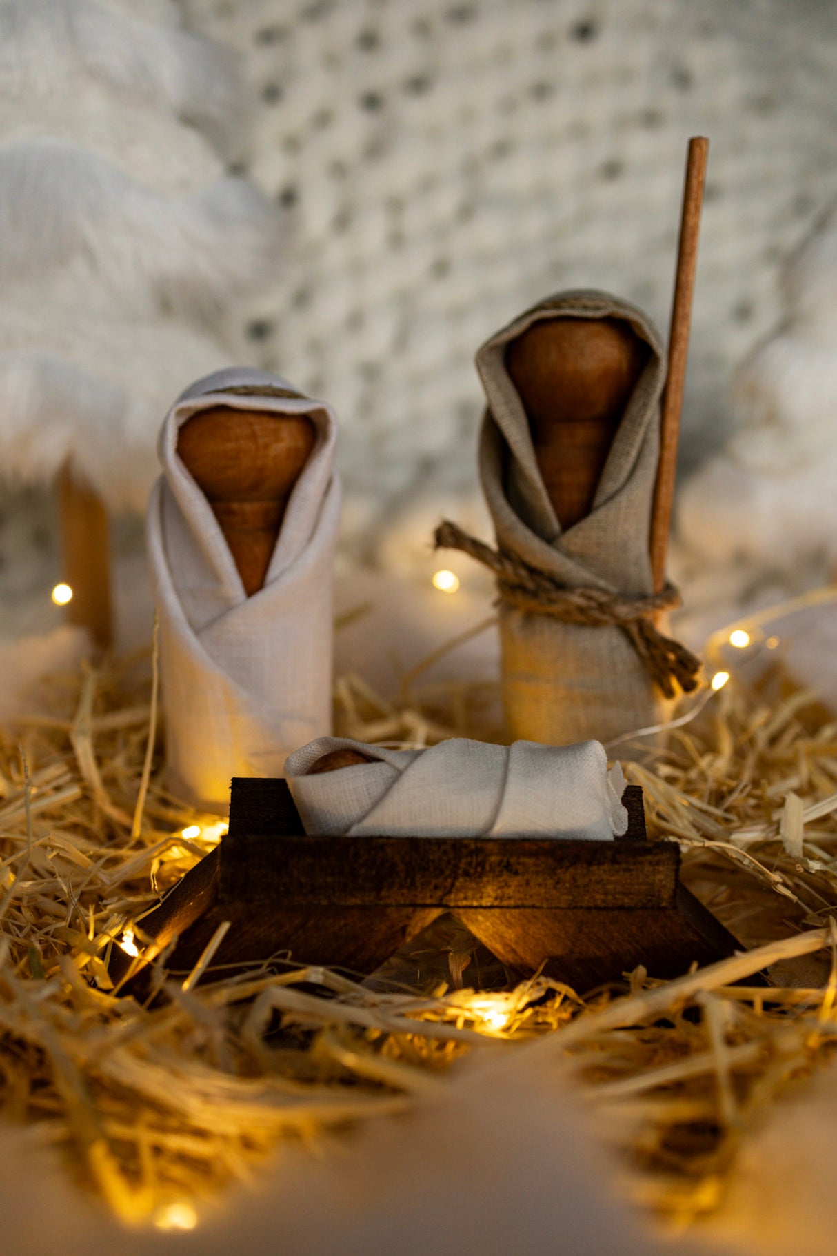 Savior Manger Scene!  This nativity scene is Handmade in the USA!