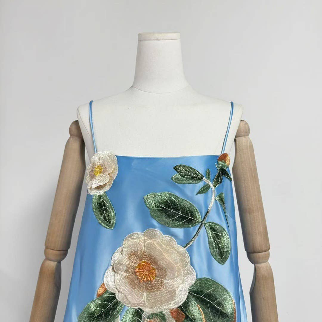 DR685Y Floral Embroidered Backless Suspender Short Skirt