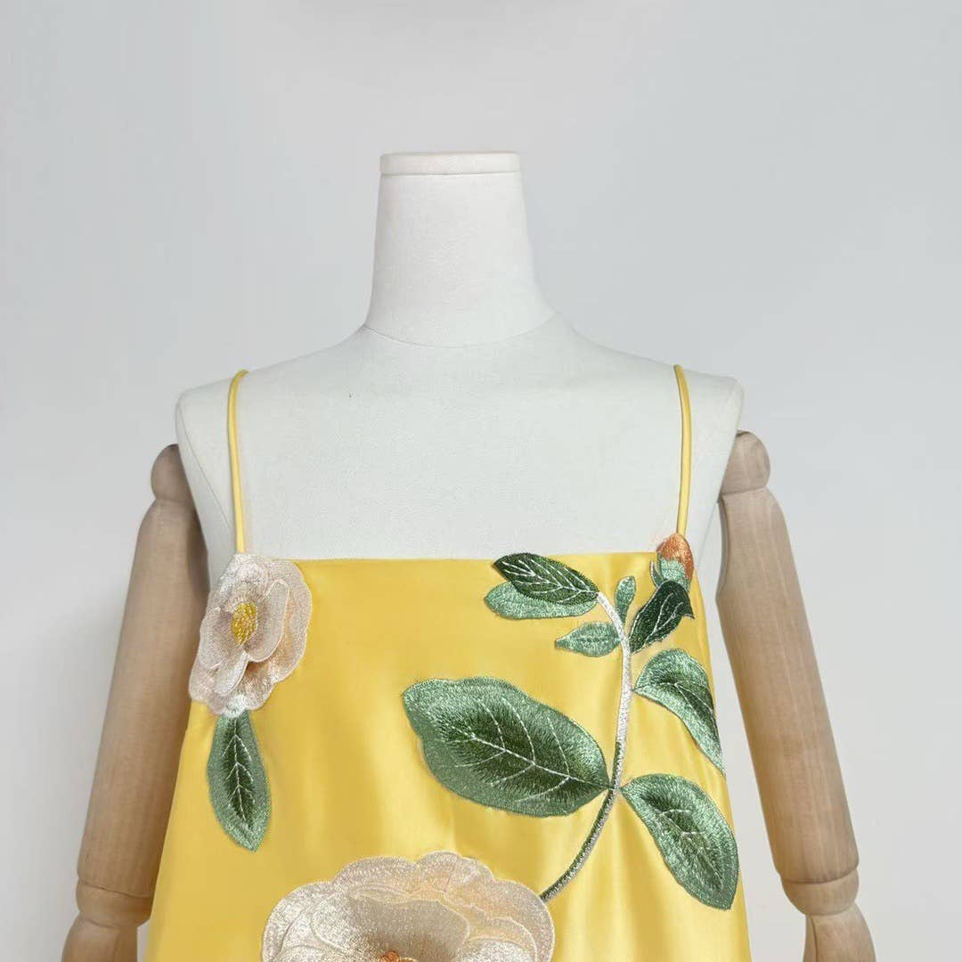 DR685Y Floral Embroidered Backless Suspender Short Skirt