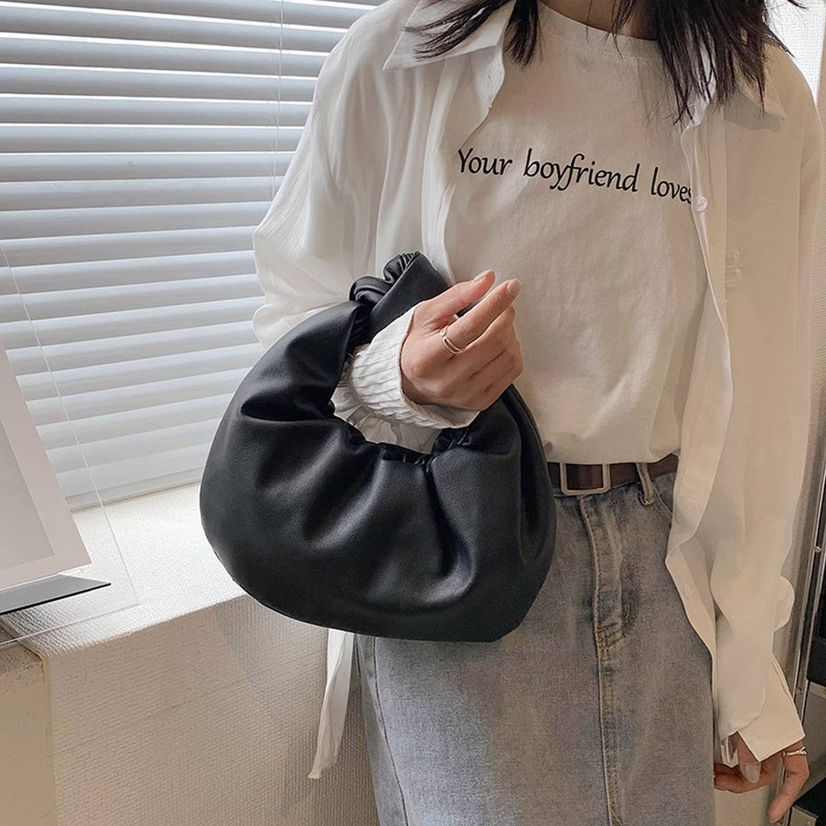 STYLISH PLEATED HAND CLUTCH BAG_CWAB1555