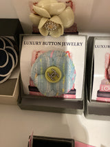 26-O brooch/Hair clips