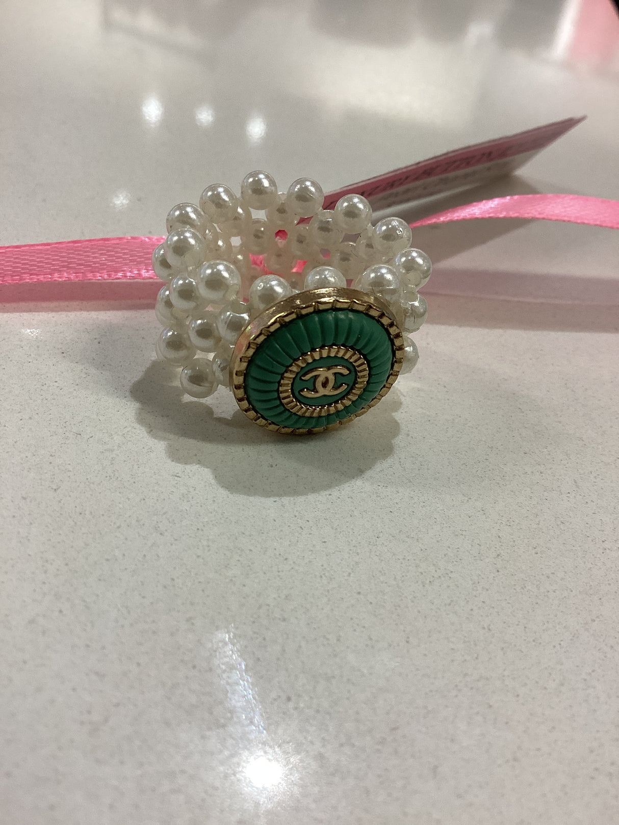 11V Pearl Ring