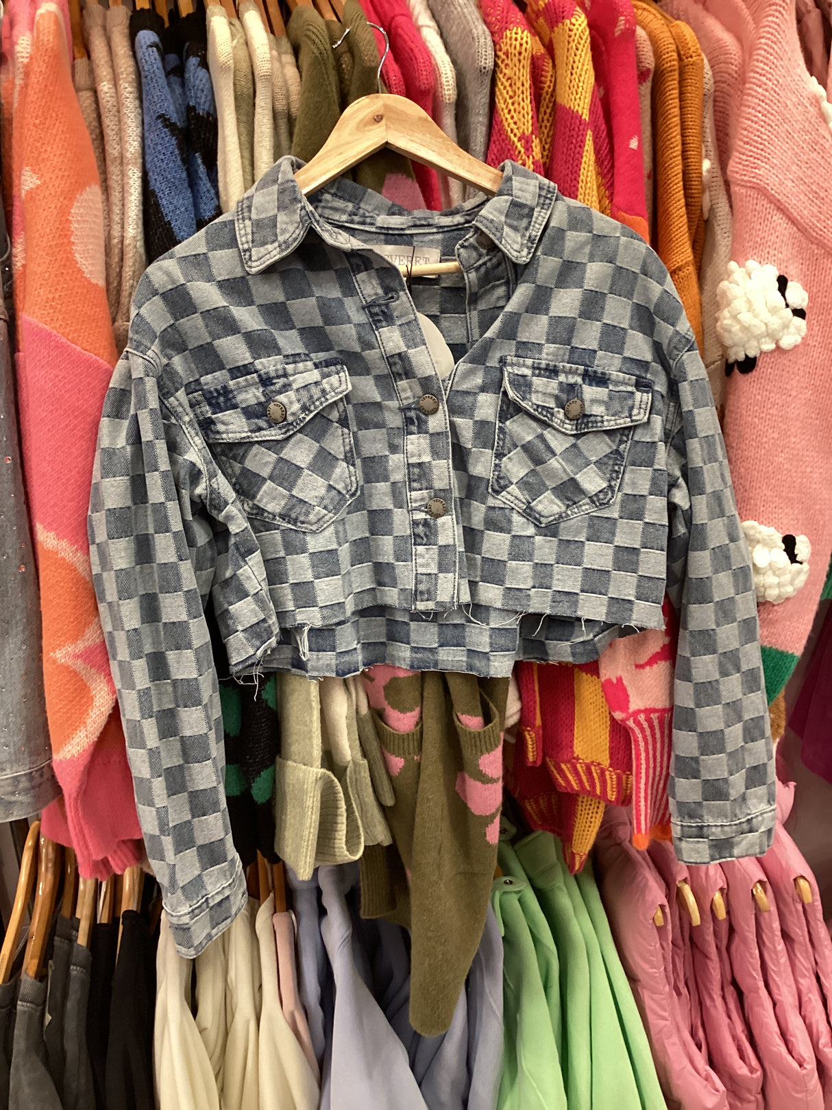 VT71829 Checkered Print Denim Crop Shirts