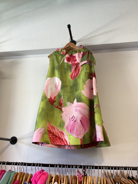 D8090 Ruffle Neck Tie Sleeveless Floral Print