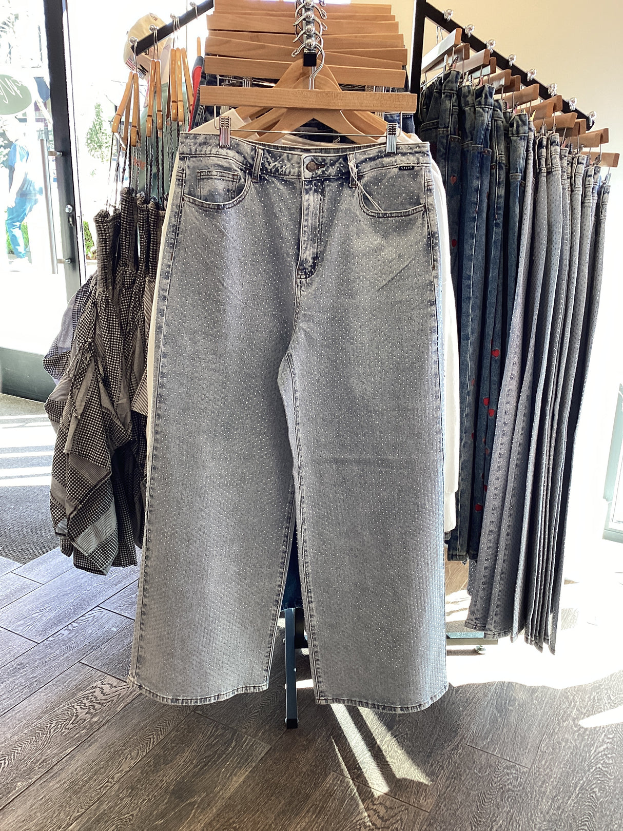 ES9018LT - Wide Leg Rhinestone Jean