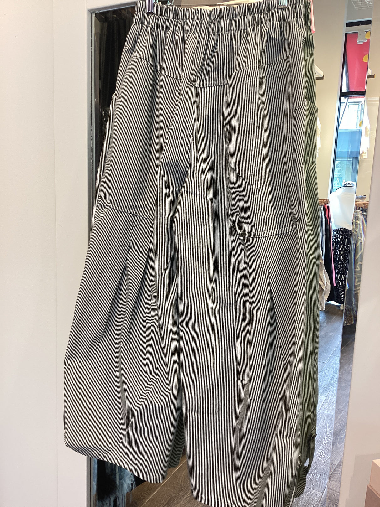 IFP65536-01 Striped Jacq Tuck Pleated