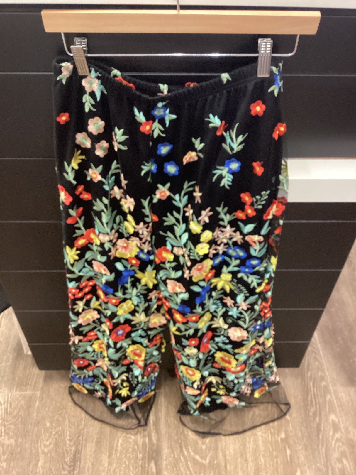 FLB-003 BLACK MESH MULTI FLOWER  PALAZZO PANTS