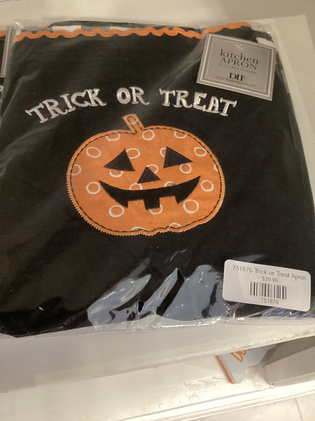 751876 Trick or Treat Apron