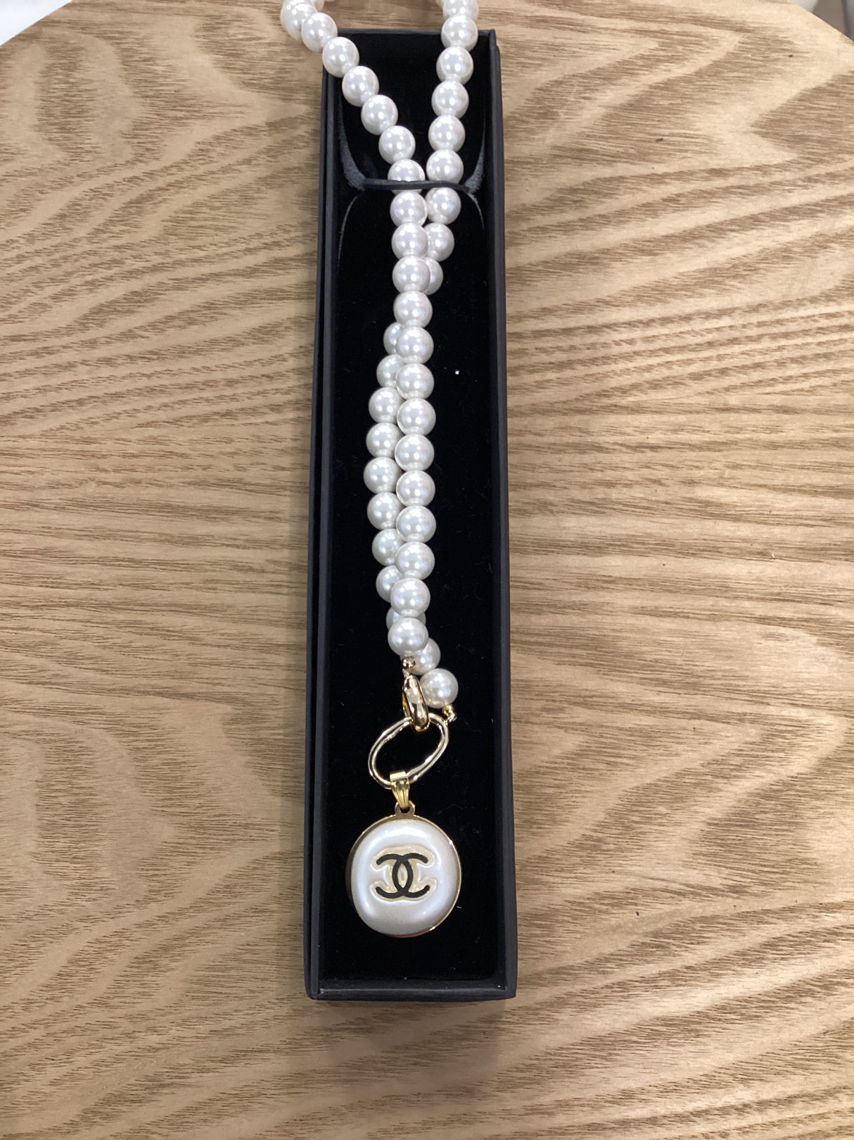 1I Necklace Chanel